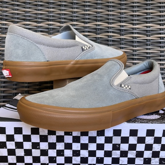 Vans Men’s Skate Slip-On Grey/Gum
VN0A5FCAN3Z
Sneakers - Picture 8 of 16